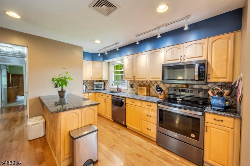 9 Douglas Lane Washington NJ 07882