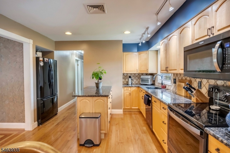 9 Douglas Lane Washington NJ 07882