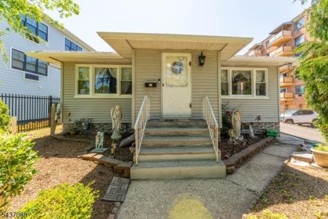 72 Clarendon Place Hackensack NJ 07601
