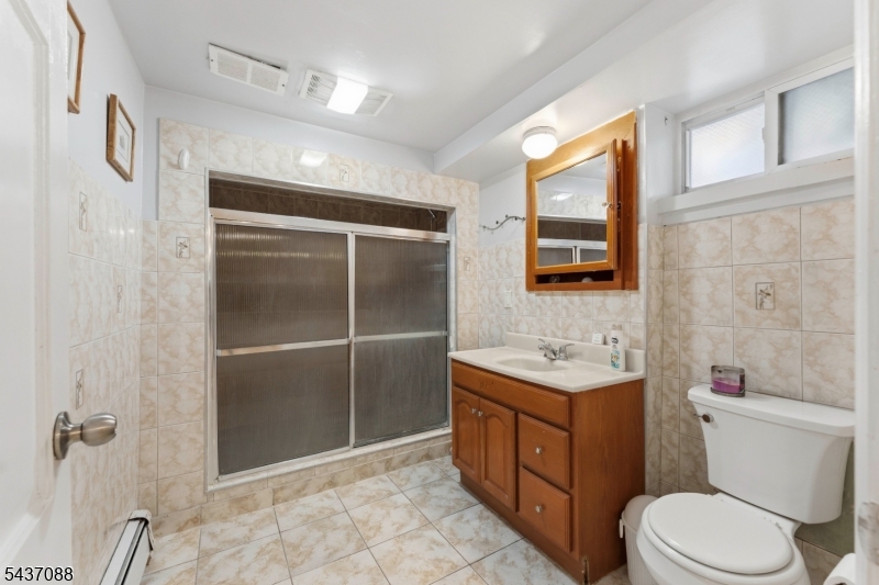 72 Clarendon Place Hackensack NJ 07601