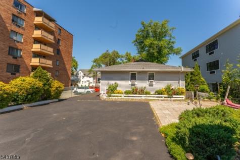 72 Clarendon Place Hackensack NJ 07601