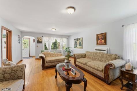 72 Clarendon Place Hackensack NJ 07601