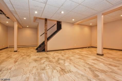 16 Weeden Drive West Milford NJ 07480