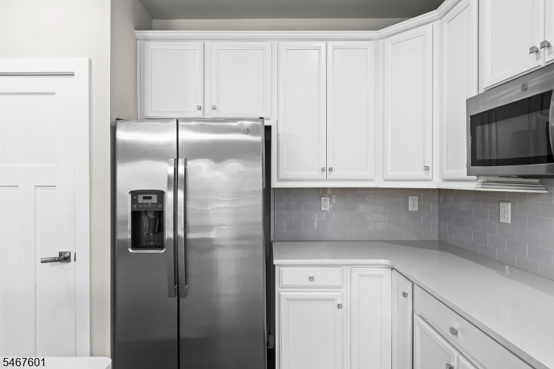 18 Mountain View Lane Mansfield NJ 07865