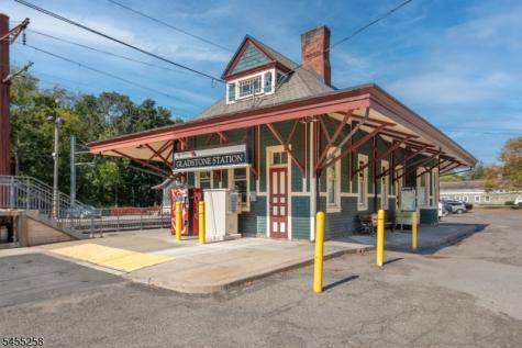6 Bodine Avenue Peapack Gladstone NJ 07934