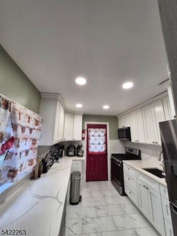 66 Independence Drive Roselle NJ 07203