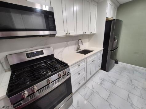 66 Independence Drive Roselle NJ 07203