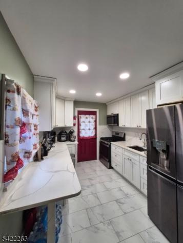 66 Independence Drive Roselle NJ 07203
