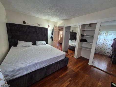 66 Independence Drive Roselle NJ 07203