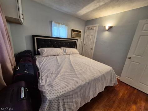 66 Independence Drive Roselle NJ 07203