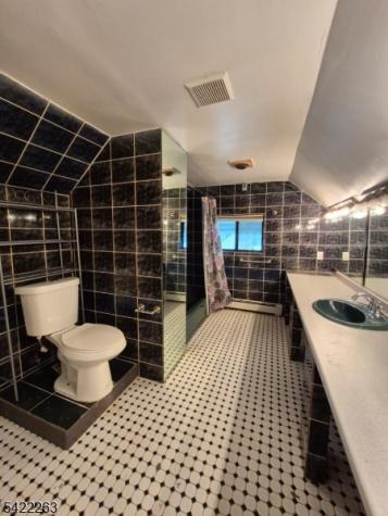 66 Independence Drive Roselle NJ 07203