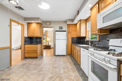 186 W Northfield Road Livingston NJ 07039