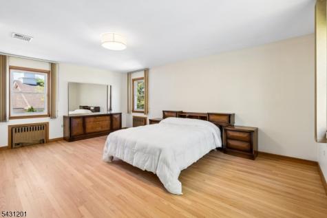 186 W Northfield Road Livingston NJ 07039