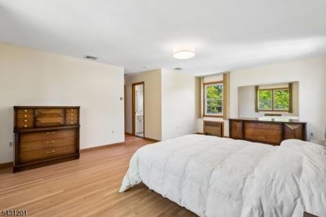 186 W Northfield Road Livingston NJ 07039
