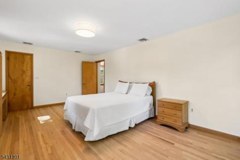 186 W Northfield Road Livingston NJ 07039