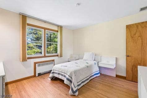 186 W Northfield Road Livingston NJ 07039