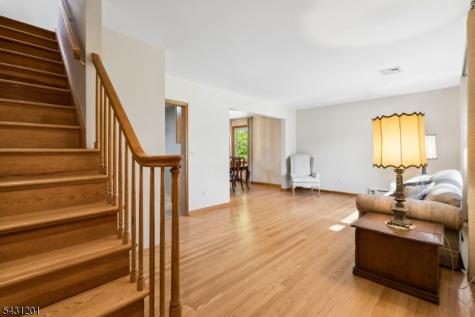 186 W Northfield Road Livingston NJ 07039