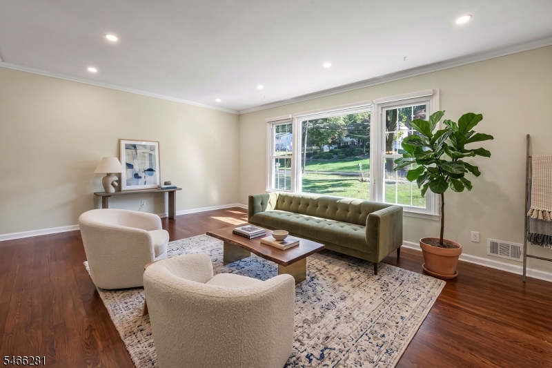 6 Dorothy Drive Morris NJ 07960