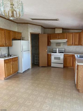 92 New Street Oxford NJ 07863