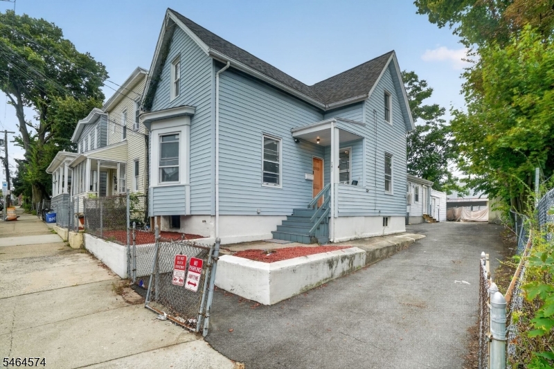 141 Kearney Street Paterson NJ 07522