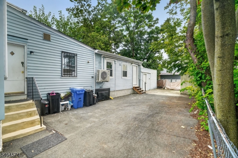 141 Kearney Street Paterson NJ 07522