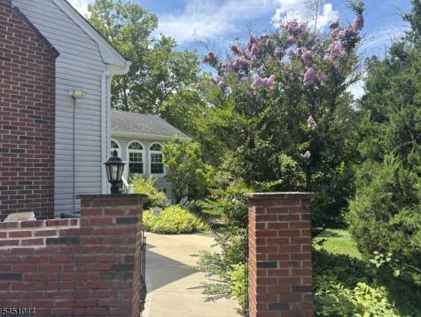 8 Stiles Lane Franklin NJ 08823