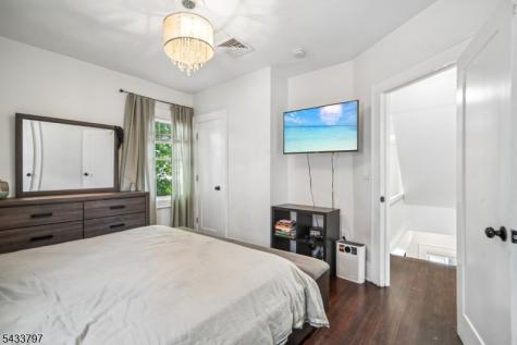 45 Bayview Avenue Newark NJ 07112