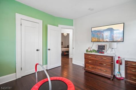 45 Bayview Avenue Newark NJ 07112