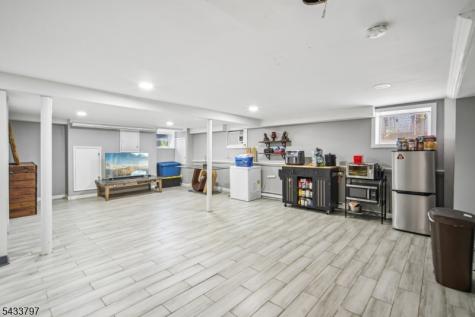 45 Bayview Avenue Newark NJ 07112