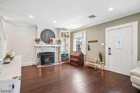 45 Bayview Avenue Newark NJ 07112