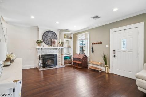 45 Bayview Avenue Newark NJ 07112