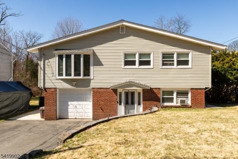 533 Atlas Road Roxbury NJ 07850