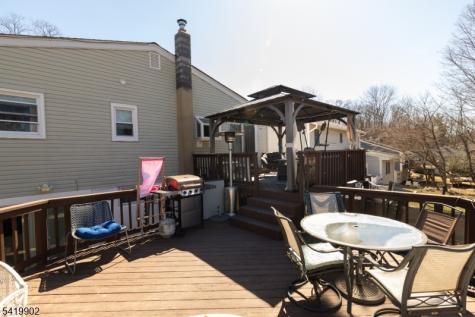533 Atlas Road Roxbury NJ 07850