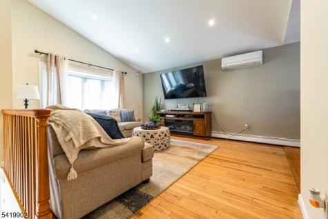 533 Atlas Road Roxbury NJ 07850