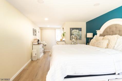 533 Atlas Road Roxbury NJ 07850