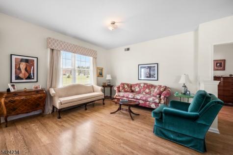18 Kensington Circle White NJ 07823