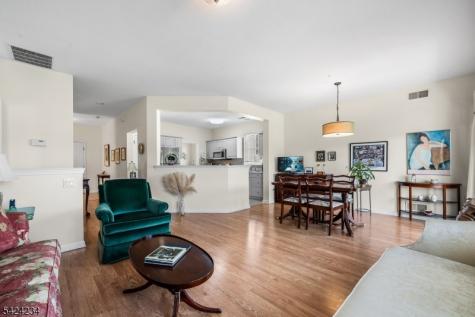 18 Kensington Circle White NJ 07823