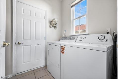 18 Kensington Circle White NJ 07823