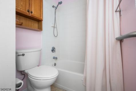 18 Kensington Circle White NJ 07823