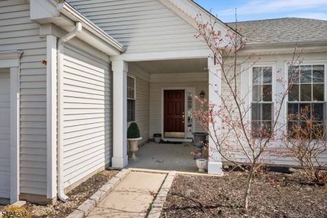 18 Kensington Circle White NJ 07823