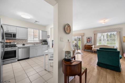 18 Kensington Circle White NJ 07823