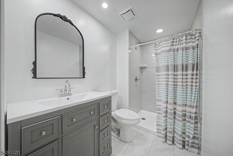 16 Foulton Terrace Vernon NJ 07461