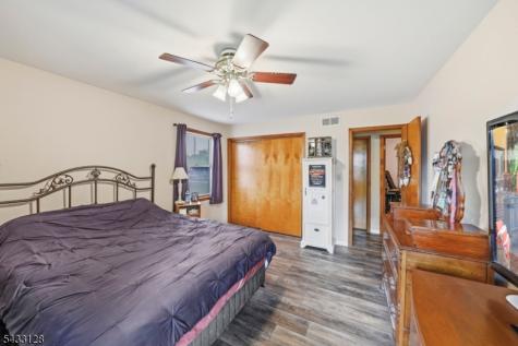 5 N 13th Avenue Manville NJ 08835
