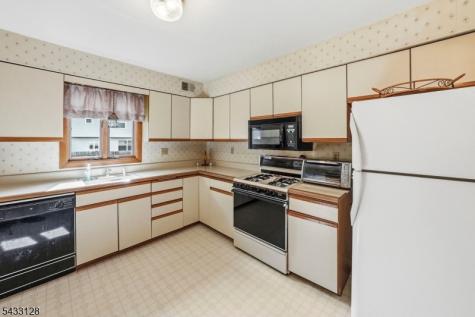 5 N 13th Avenue Manville NJ 08835