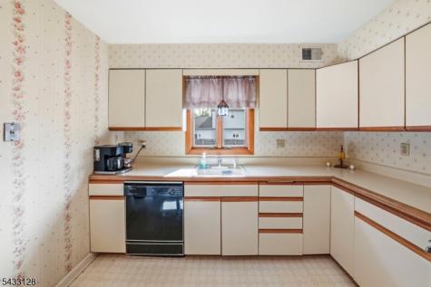 5 N 13th Avenue Manville NJ 08835