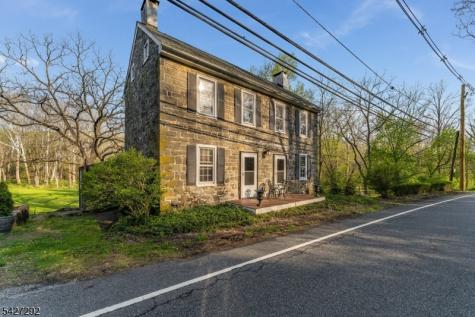 226 Finesville Road Pohatcong NJ 08865