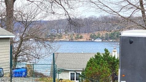 106 Maxim Drive Hopatcong NJ 07843