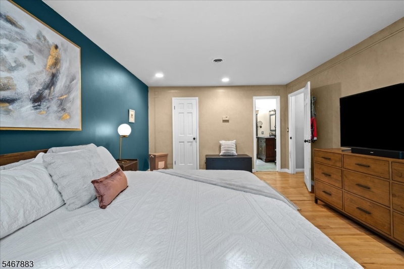 4 Scenic Falls Road Washington NJ 07853