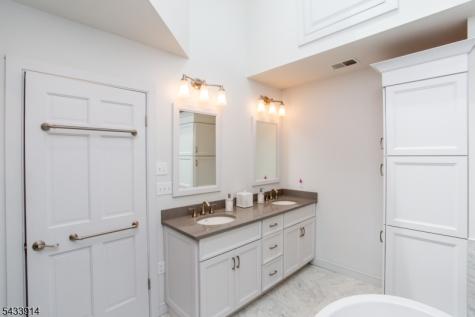 53 Rittenhouse Road Delaware NJ 08559