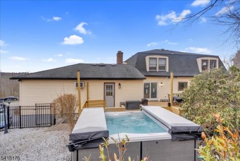 40 Alvin Road West Milford NJ 07480